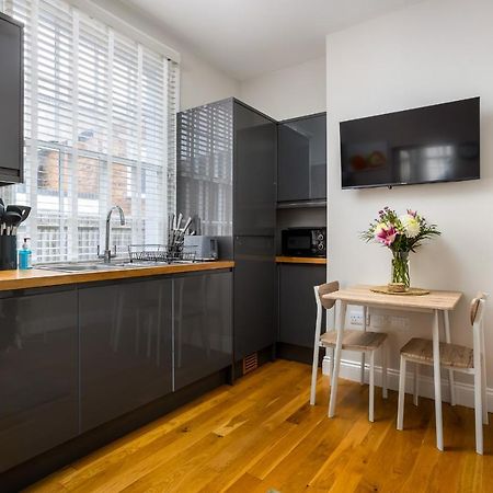 Contemporary Ground Floor Apartment - Town Centre With Parking! Cheltenham Zewnętrze zdjęcie
