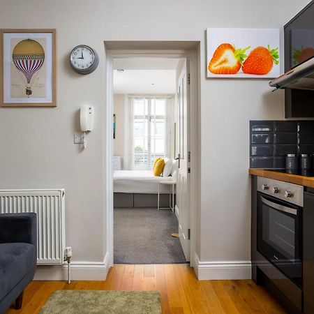 Contemporary Ground Floor Apartment - Town Centre With Parking! Cheltenham Zewnętrze zdjęcie