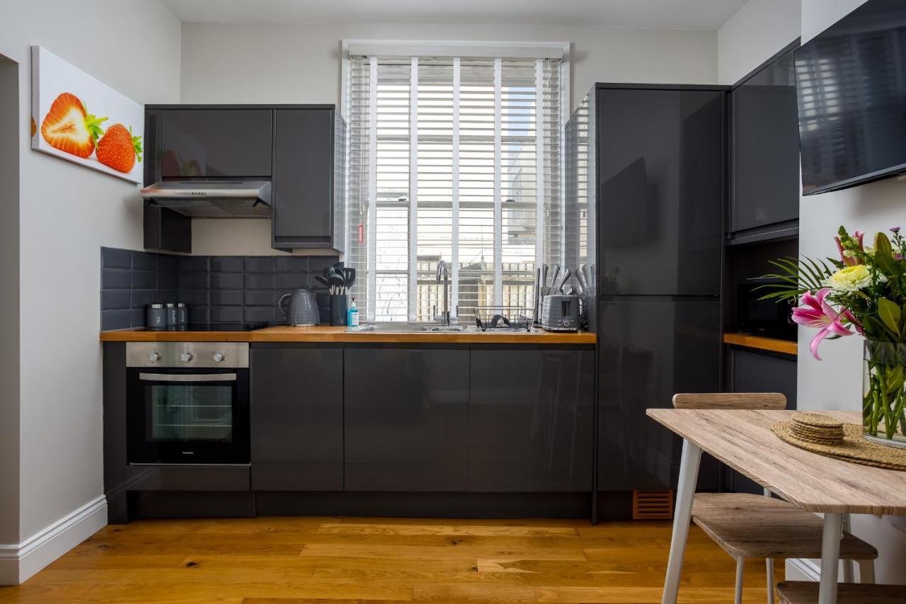 Contemporary Ground Floor Apartment - Town Centre With Parking! Cheltenham Zewnętrze zdjęcie
